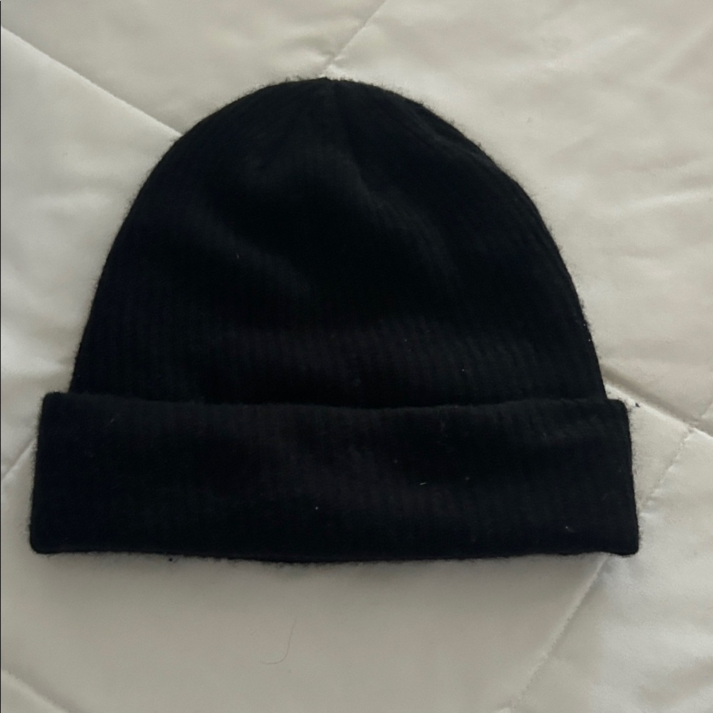 Vuori Classic Black Beanie - Picture 2 of 2